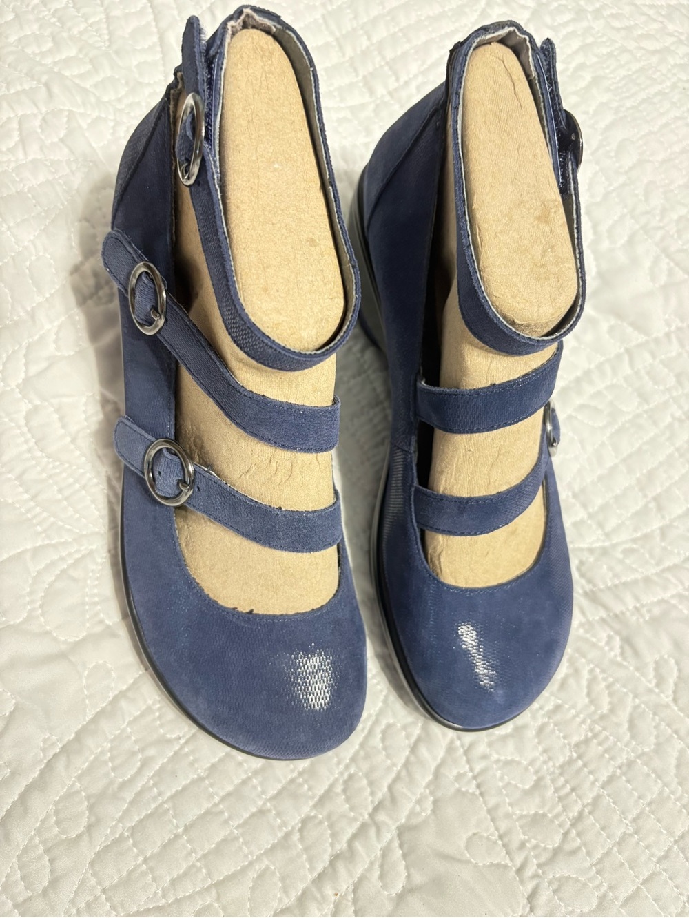 New in Box! Jambu Navy Shimmer Triple-Strap Mary Jane Wedge Heels - Picture 10 of 17